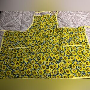 🌻 Handmade Sunflower Apron – Bright, Cheerful & One-of-a-Kind!